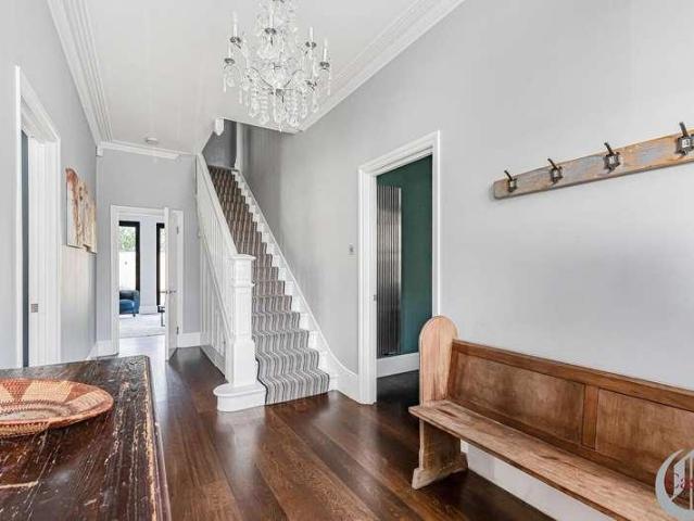 5 bed house for sale