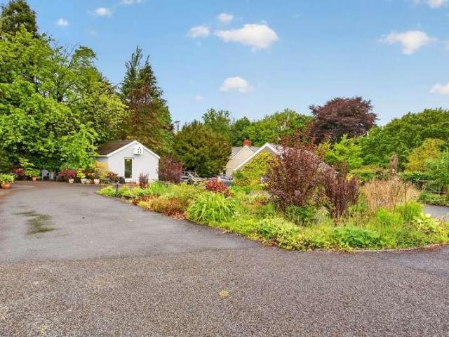 5 bed house for sale