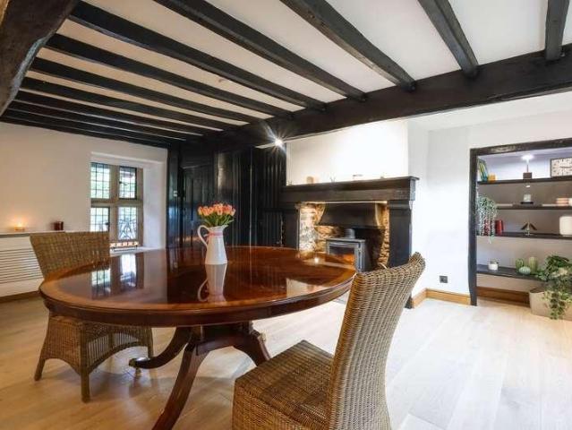 5 bed house for sale
