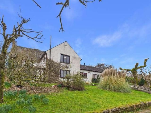 5 bed house for sale