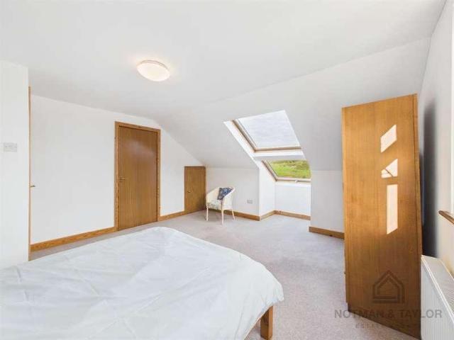 5 bed house for sale