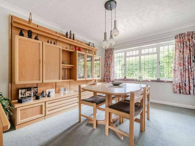 5 bed house for sale