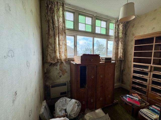 5 bed house for sale