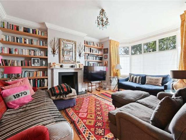 5 bed house for sale