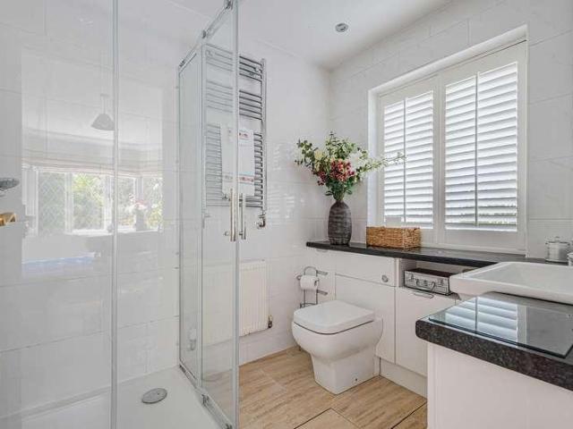 5 bed house for sale