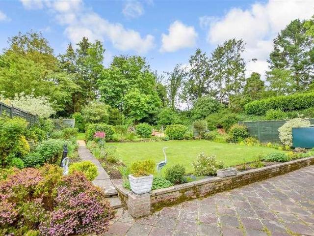 5 bed house for sale
