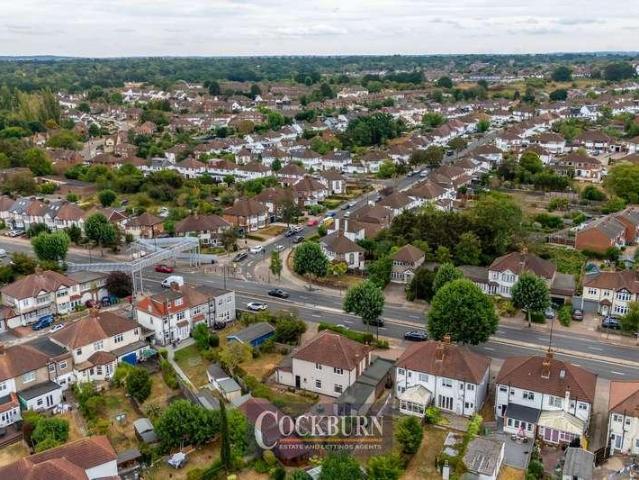 5 bed house for sale