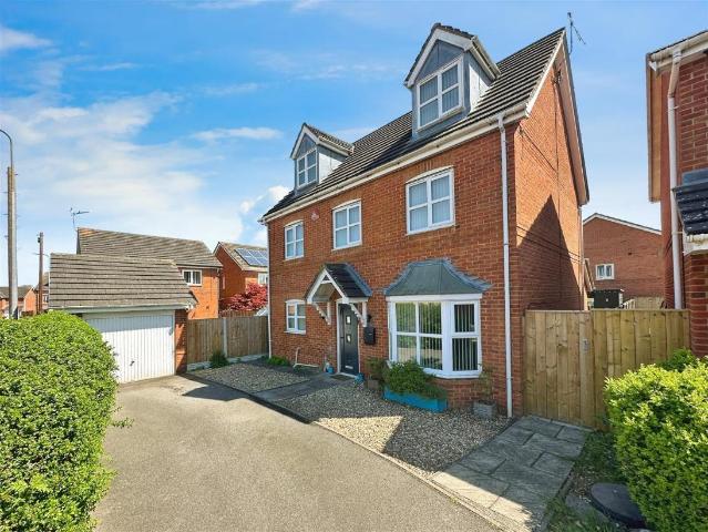 5 bed house for sale