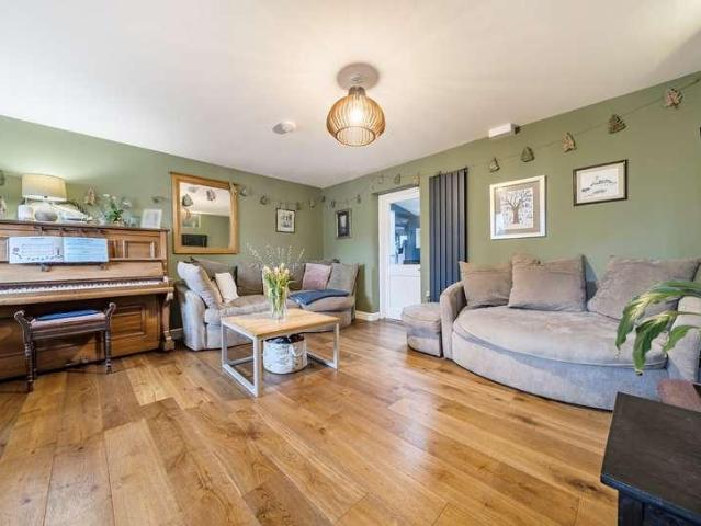 5 bed house for sale
