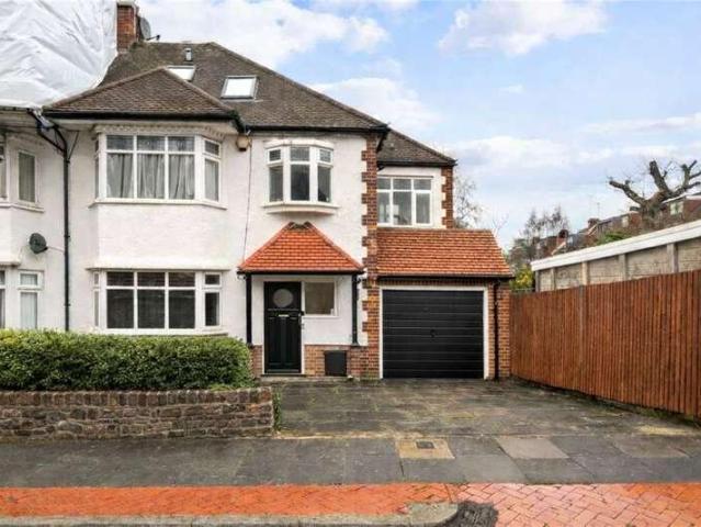 5 bed house for sale