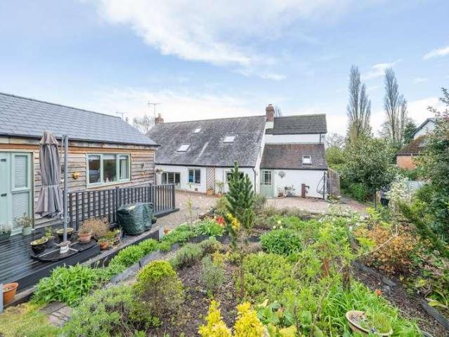 5 bed house for sale