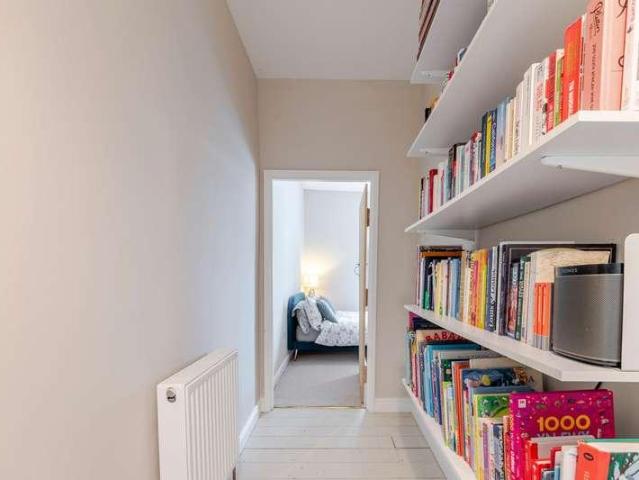5 bed house for sale
