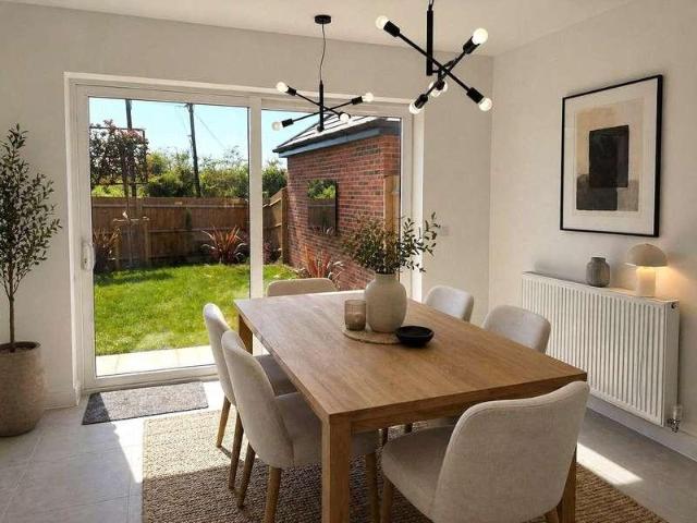 5 bed house for sale