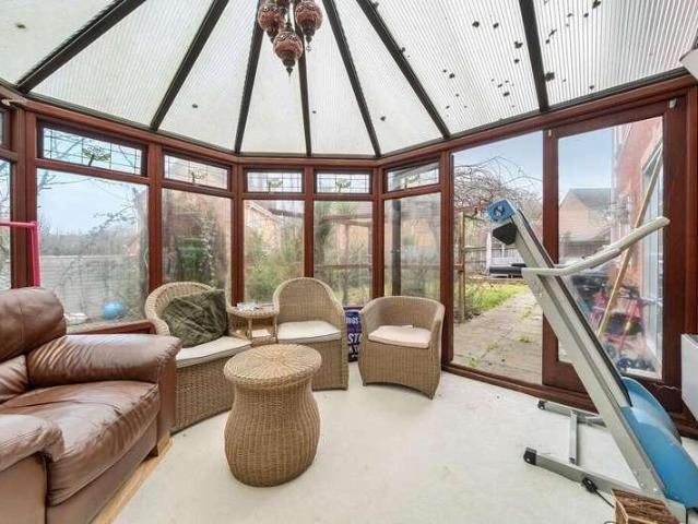 5 bed house for sale