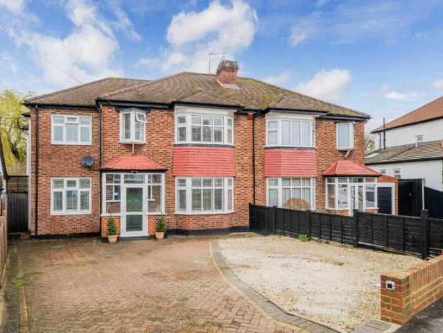 5 bed house for sale