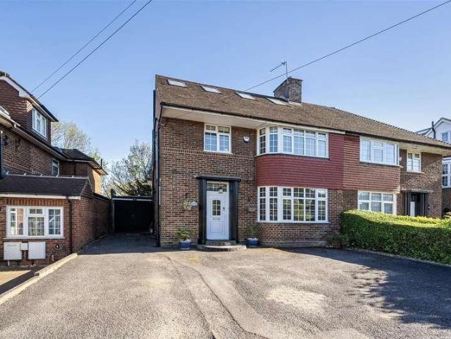 5 bed house for sale