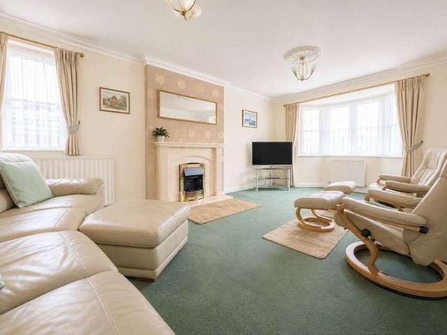 5 bed house for sale