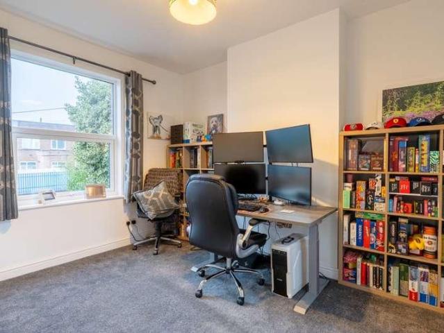 5 bed house for sale