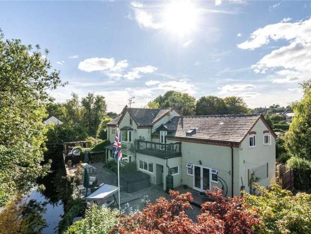 5 bed house for sale