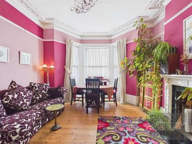 5 bed house for sale