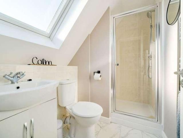 5 bed house for sale