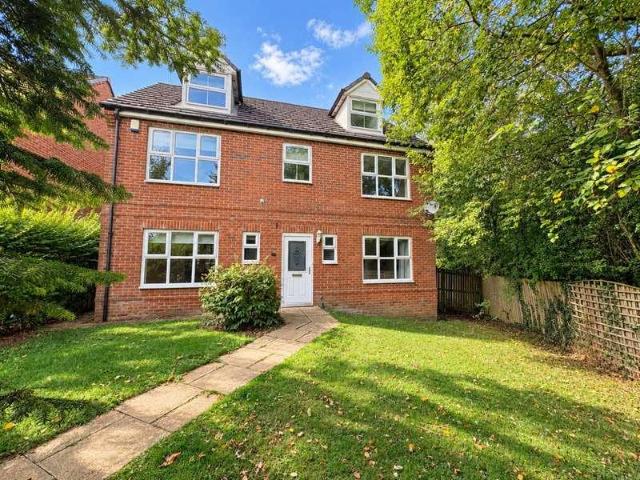 5 bed house for sale