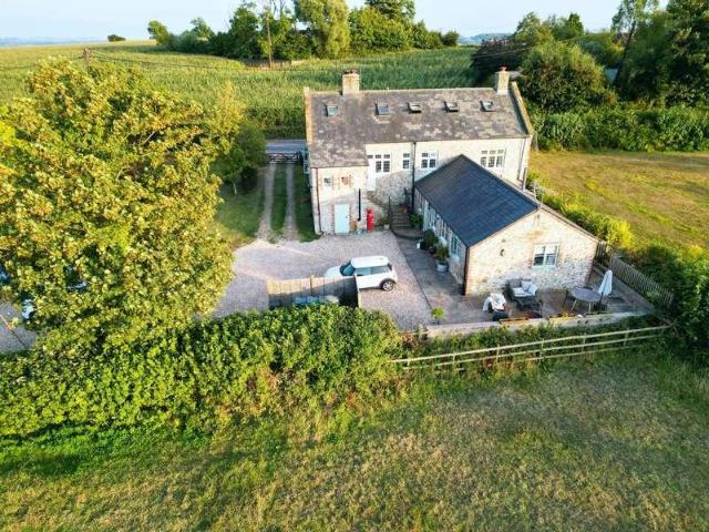 5 bed house for sale