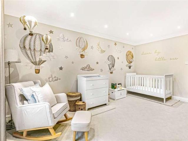 5 bed house for sale