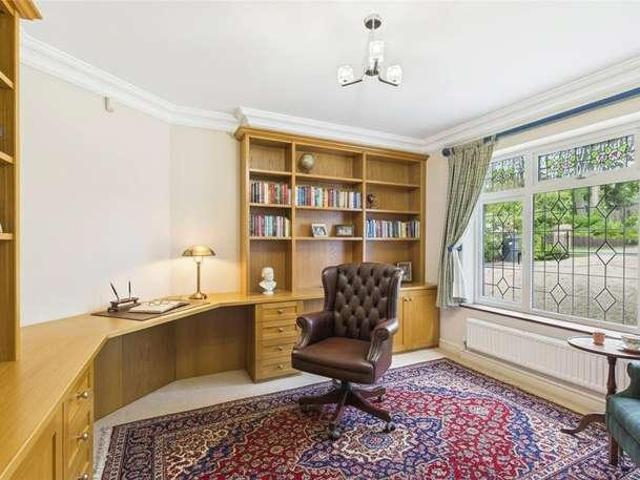 5 bed house for sale
