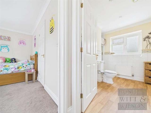 5 bed house for sale