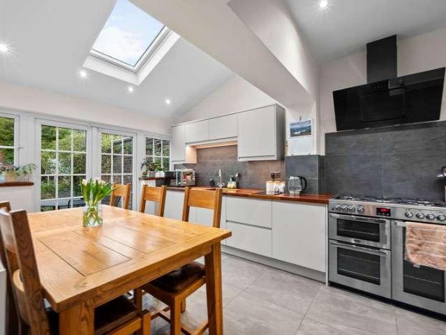 5 bed house for sale