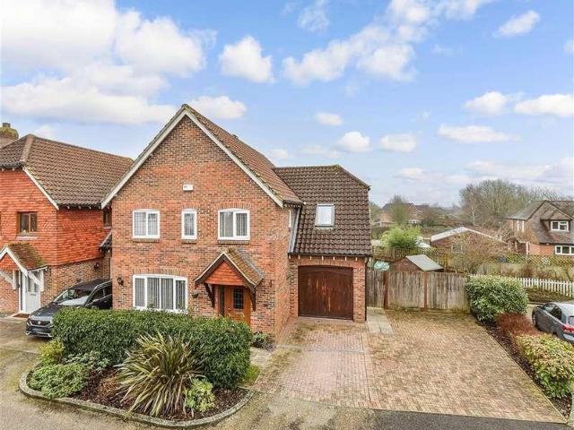 5 bed house for sale