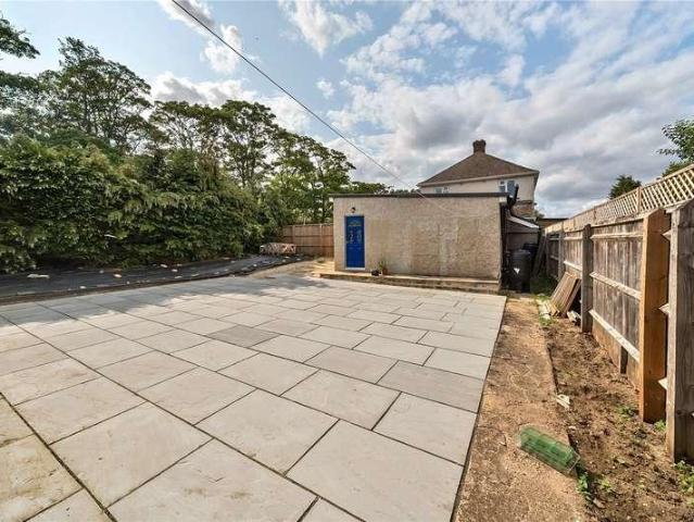 5 bed house for sale