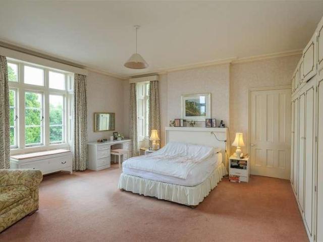 5 bed house for sale