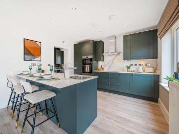 5 bed house for sale
