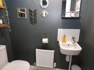 5 bed house for sale