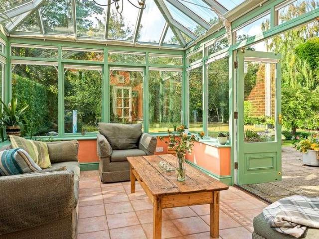 5 bed house for sale