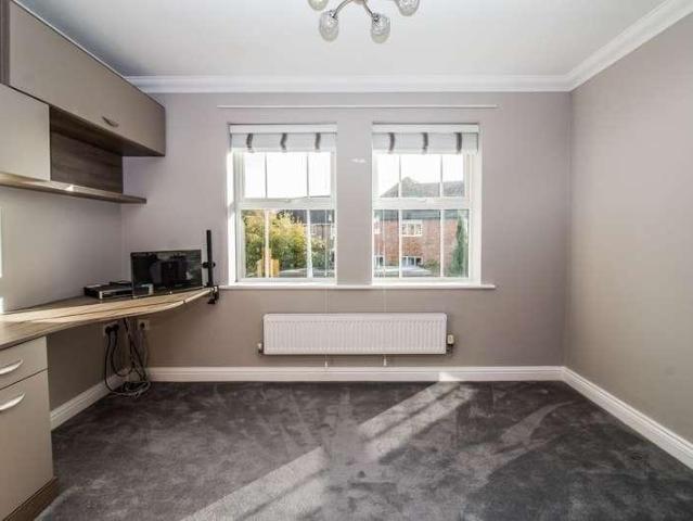 5 bed house for sale