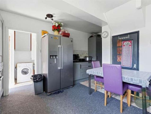 5 bed house for sale