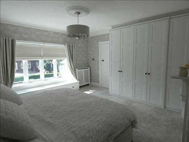 5 bed house for sale
