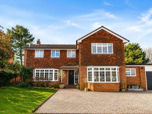 5 bed house for sale