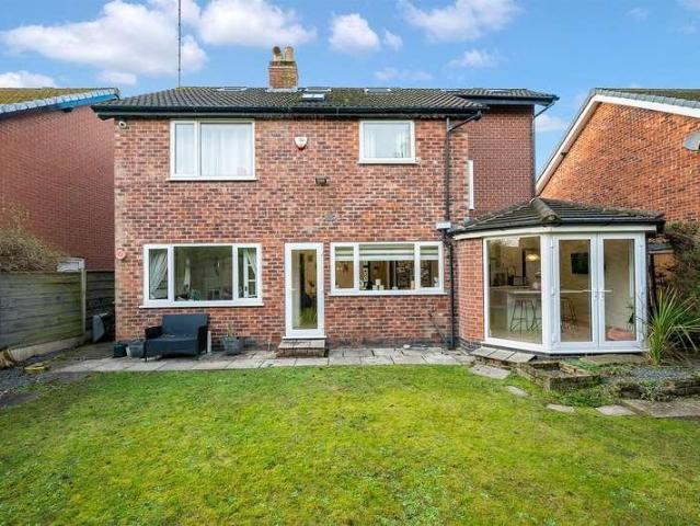 5 bed house for sale