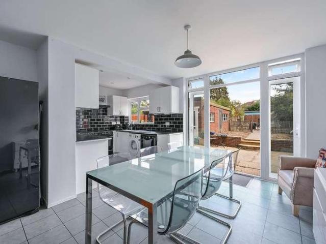 5 bed house for sale