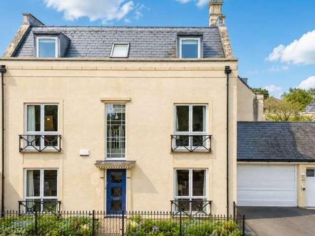 5 bed house for sale