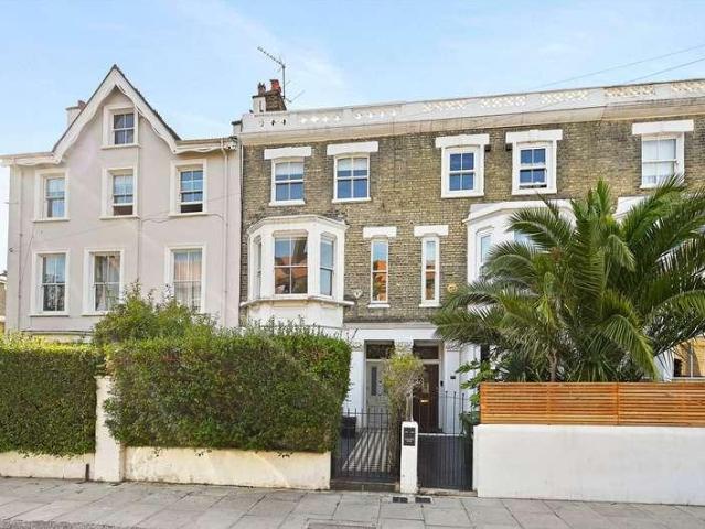 5 bed house for sale