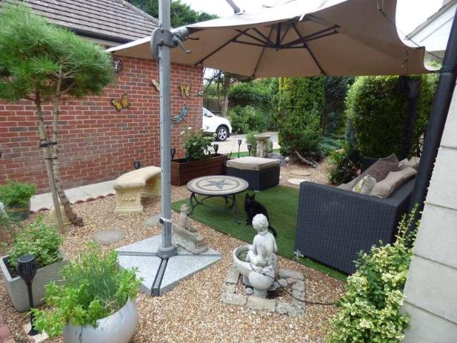 5 bed house for sale