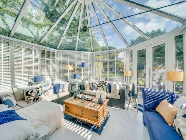 5 bed house for sale