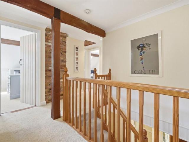 5 bed house for sale