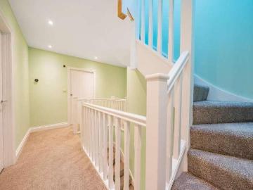 5 bed house for sale