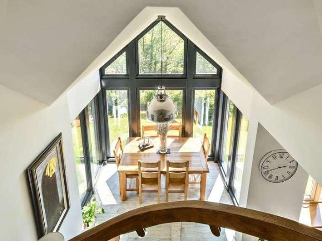 5 bed house for sale